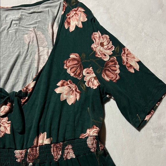 torrid super soft jersey knit Green Floral Tie-Front Peplum Top - Picture 5 of 6